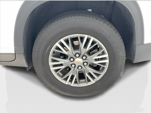 Used 2026 Chevrolet Traverse LT FWD image 10
