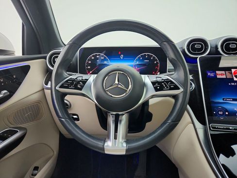 Certified 2025 Mercedes-Benz GLC 300 image 31