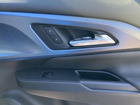 New 2026 Chevrolet Equinox EV LT image 25