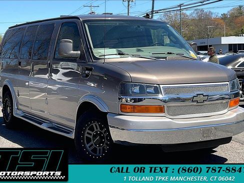 Used 2016 Chevrolet Express 2500 RWD image 1