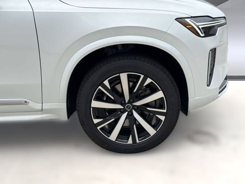 New 2026 Volvo XC90 B5 Core AWD/4WD image 11