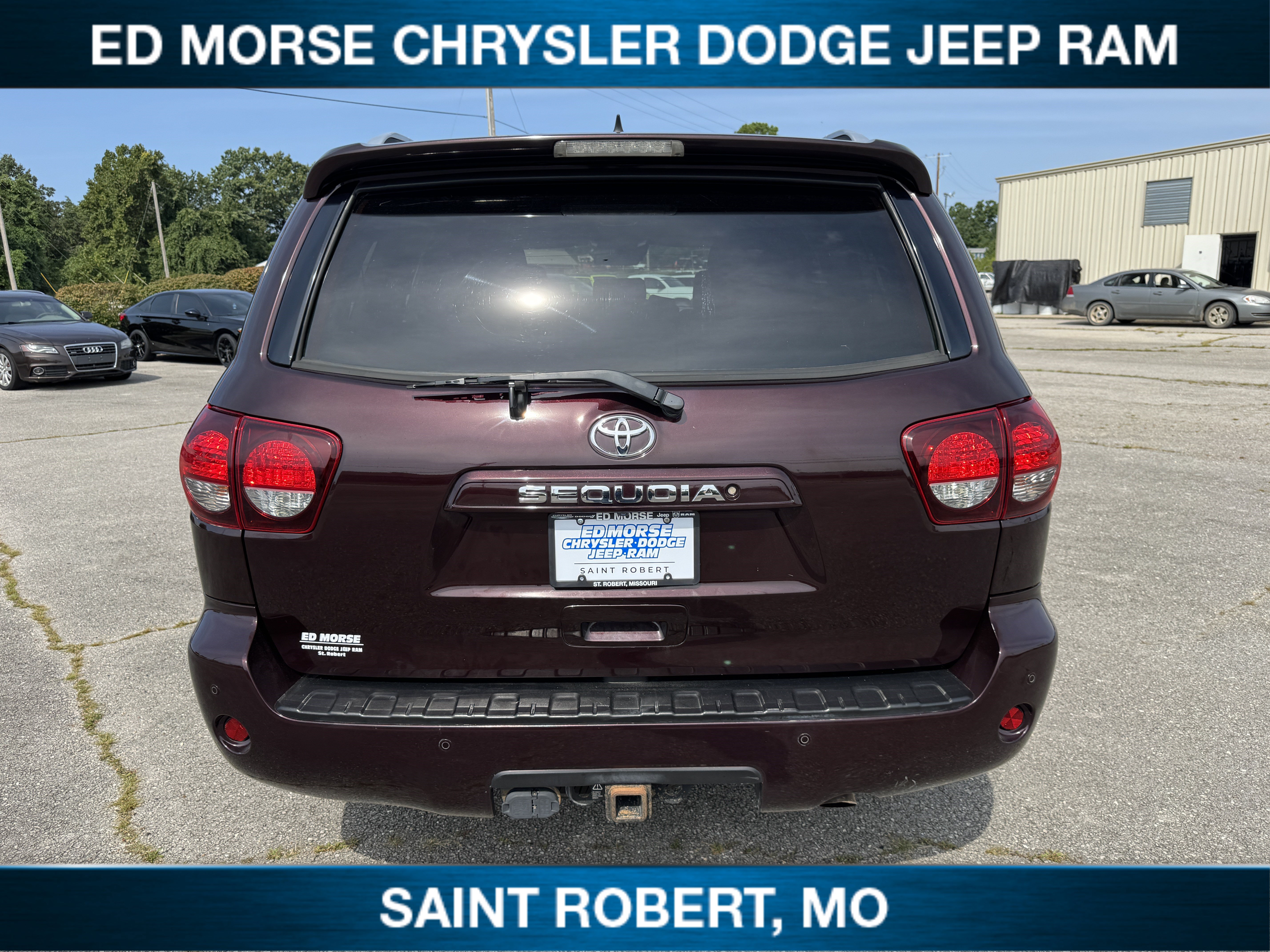 Used 2019 Toyota Sequoia SR5 AWD/4WD image 3