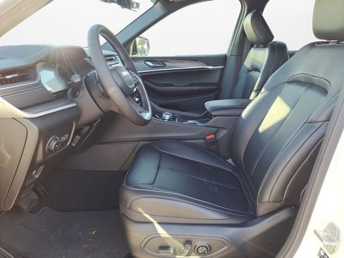 New 2025 Jeep Grand Cherokee L Limited image 19