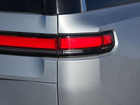 Used 2023 Rivian R1S Adventure image 48