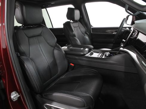 Used 2022 Jeep Wagoneer Series III w/ Premium Group I image 18