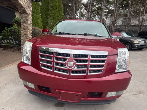 Used 2009 Cadillac Escalade AWD image 8