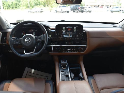 Used 2025 Nissan Pathfinder Platinum w/ Cargo Package FWD image 33