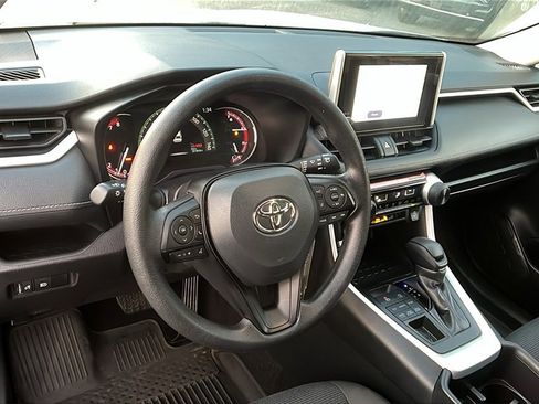 Used 2025 Toyota RAV4 LE image 21