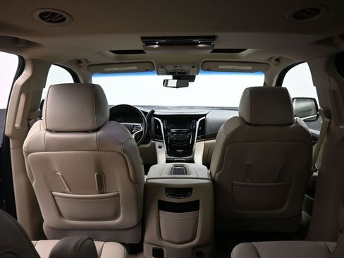 Used 2019 Cadillac Escalade Premium Luxury AWD/4WD image 44