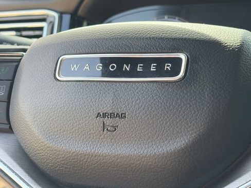 Used 2024 Jeep Wagoneer Series II image 24