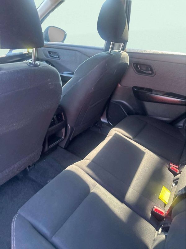 Used 2023 Nissan Rogue S FWD image 15