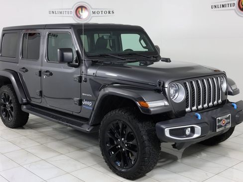Used 2022 Jeep Wrangler Unlimited Sahara w/ Cold Weather Group image 40