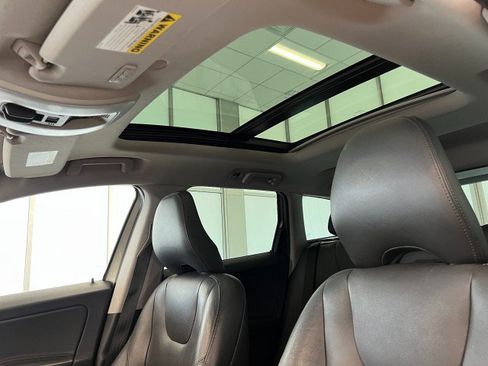 Used 2016 Volvo XC60 T6 w/ Proximity Package AWD/4WD image 30