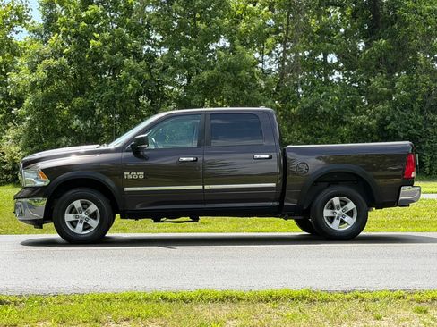 Used 2017 RAM 1500 Classic SLT w/ Luxury Group AWD/4WD image 8
