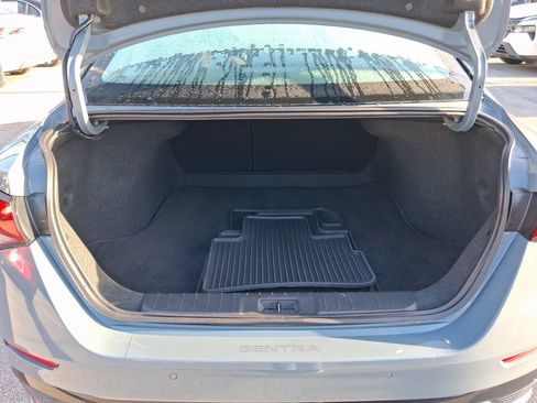 Used 2025 Nissan Sentra SR FWD image 14