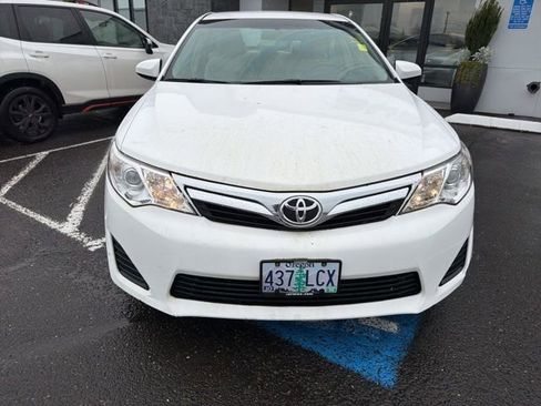 Used 2013 Toyota Camry LE image 2