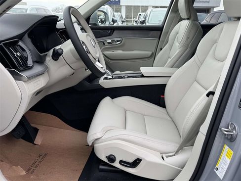 New 2026 Volvo XC90 T8 Ultra w/ Protection Package Premier image 18