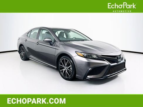 Used 2023 Toyota Camry SE image 1