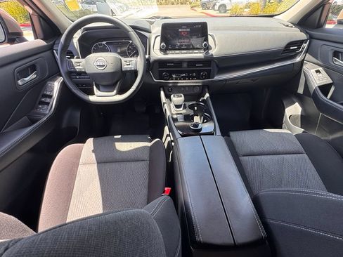 Certified 2025 Nissan Rogue SV AWD/4WD image 20