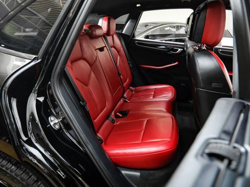 Used 2022 Porsche Macan S AWD/4WD image 43