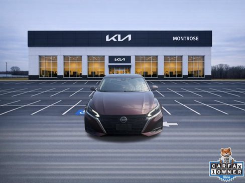 Used 2023 Nissan Altima 2.5 SV FWD image 2