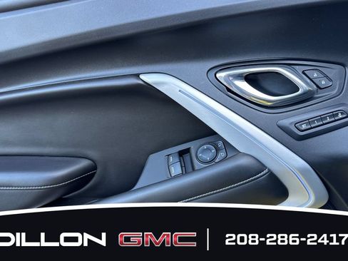 Used 2016 Chevrolet Camaro SS RWD image 11