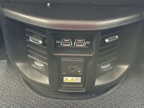 Used 2024 RAM 2500 Laramie w/ Safety Group AWD/4WD image 28