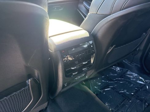 Used 2024 Jeep Grand Cherokee L Limited w/ Luxury Tech Group II image 15