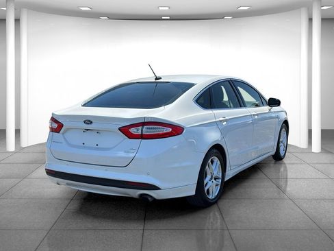Used 2016 Ford Fusion SE w/ Equipment Group 202A FWD image 7