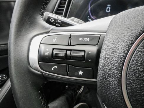 Used 2024 Kia Sportage EX FWD image 19