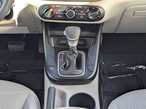 Used 2021 Kia Soul LX FWD image 16