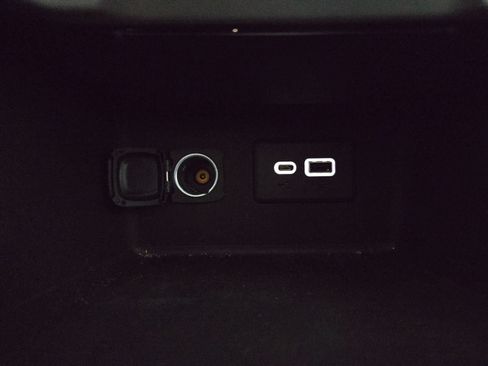 Used 2022 GMC Acadia SLE w/ LPO, Floor Liner Package FWD image 19