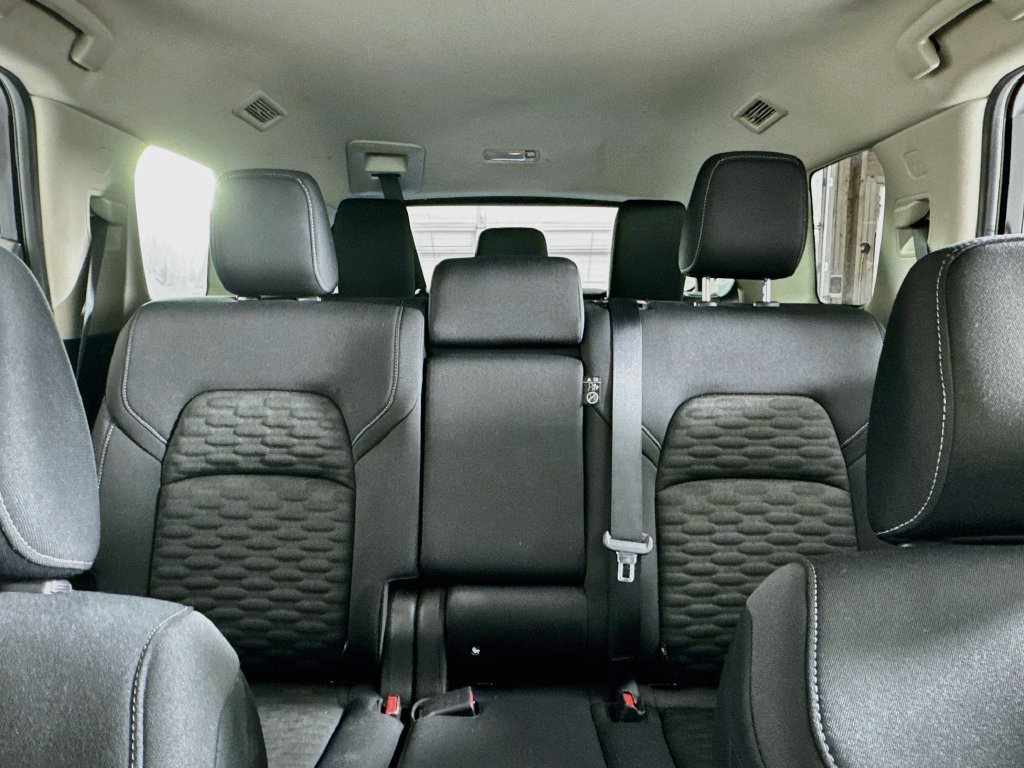 Used 2022 Nissan Pathfinder SV FWD image 13
