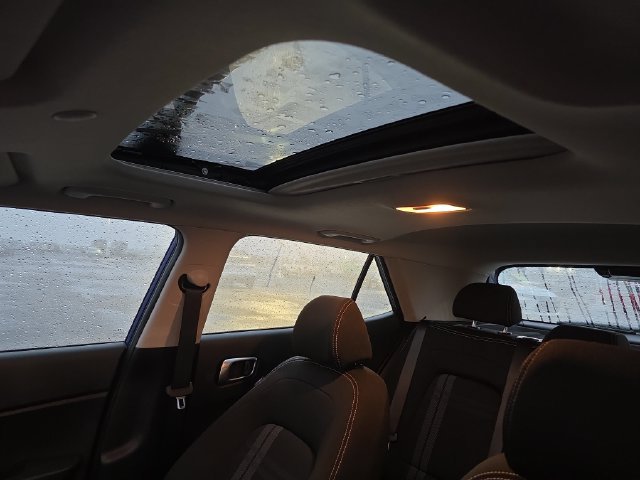 Used 2024 Hyundai Venue SEL FWD image 29