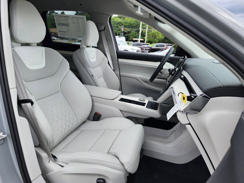 New 2025 Volvo EX90 Ultra image 10