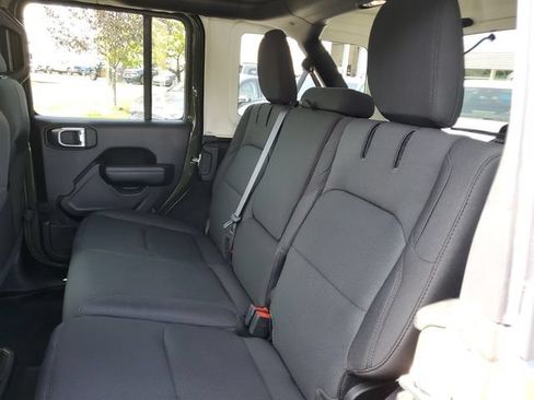 Used 2023 Jeep Wrangler Unlimited AWD/4WD image 24