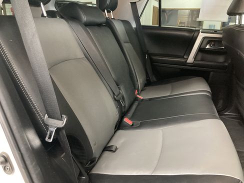 Used 2016 Toyota 4Runner SR5 Premium image 18