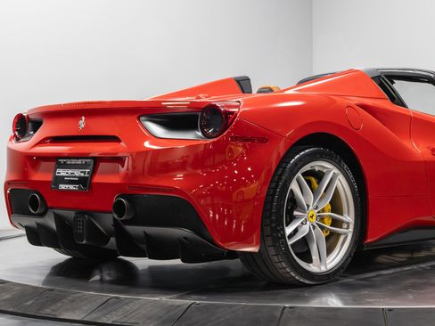Used 2016 Ferrari 488 Spider image 19