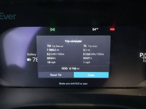 Used 2023 Volvo XC40 Recharge Plus w/ Protection Package Premier image 7