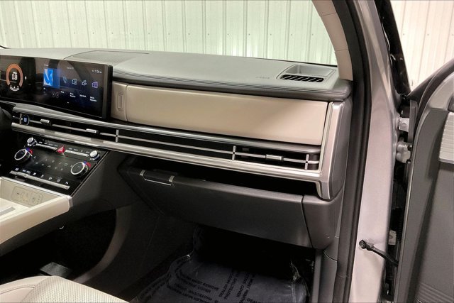 Used 2026 Hyundai Santa Fe SEL AWD/4WD image 16