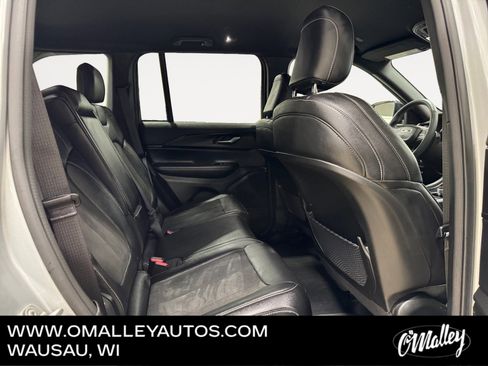 Used 2023 Jeep Grand Cherokee Altitude image 13