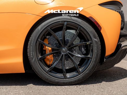 Used 2025 McLaren Artura Spider RWD image 27