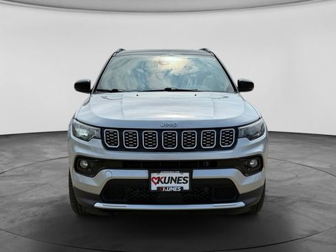 Used 2025 Jeep Compass Limited AWD/4WD image 3