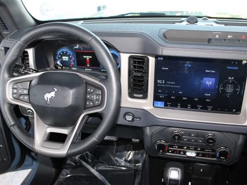 Used 2025 Ford Bronco Outer Banks AWD/4WD image 25