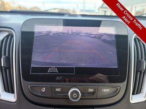 Used 2022 Chevrolet Malibu LT image 23