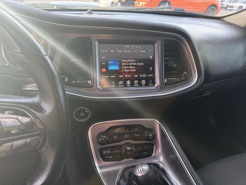 Used 2015 Dodge Challenger R/T image 23