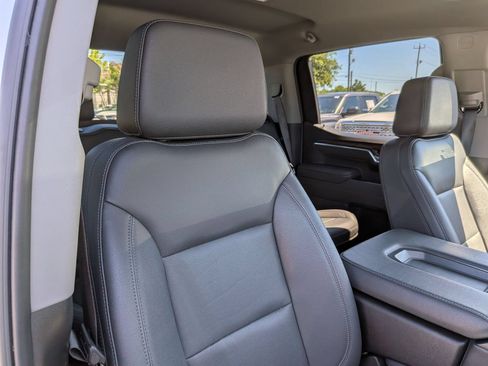 Used 2025 GMC Sierra 1500 SLT AWD/4WD image 36