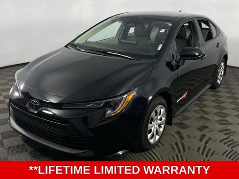 Used 2025 Toyota Corolla LE FWD image 3