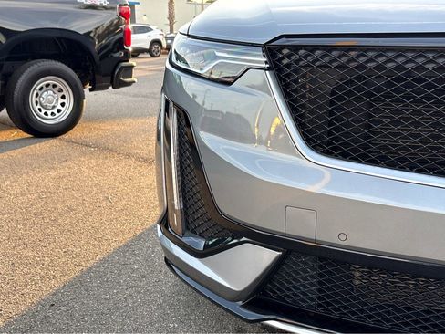 Used 2024 Cadillac XT6 Sport w/ Technology Package image 26