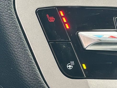 Used 2024 Ford Explorer XLT w/ Equipment Group 202A image 15